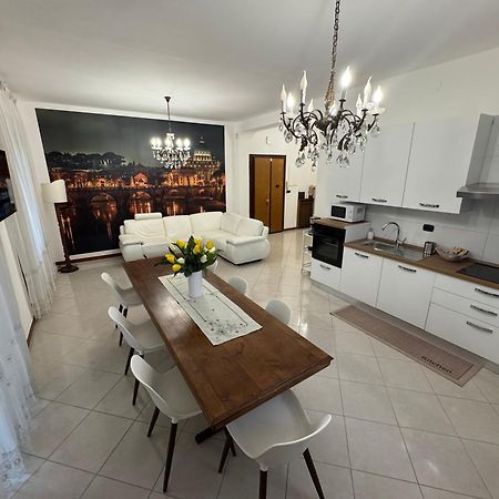 Vacanze Romane Apartment In Rome Bagian luar foto